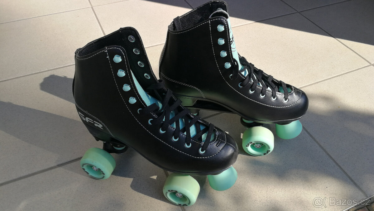 Trekové (kolečkové) brusle SFR - 3