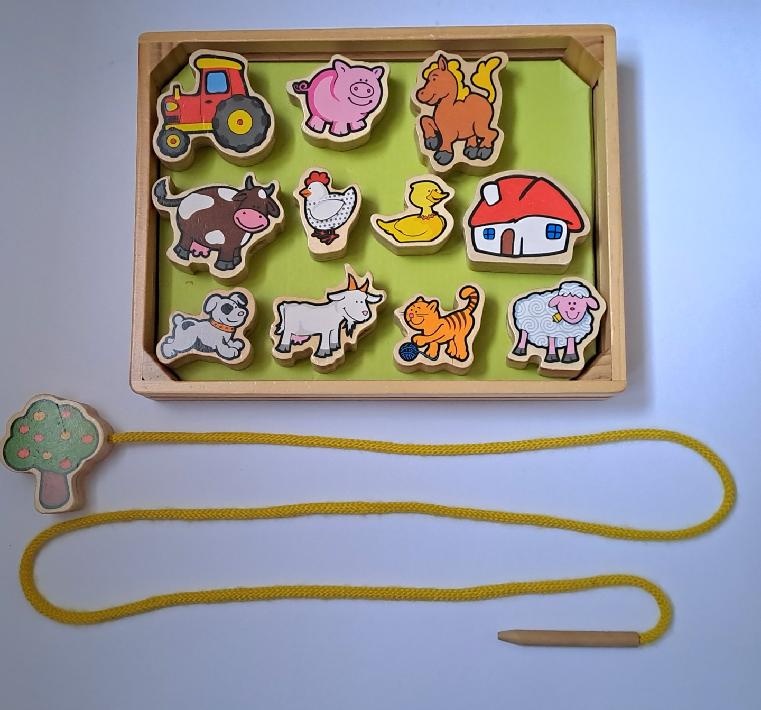 Dřevěná navlékačka - 3