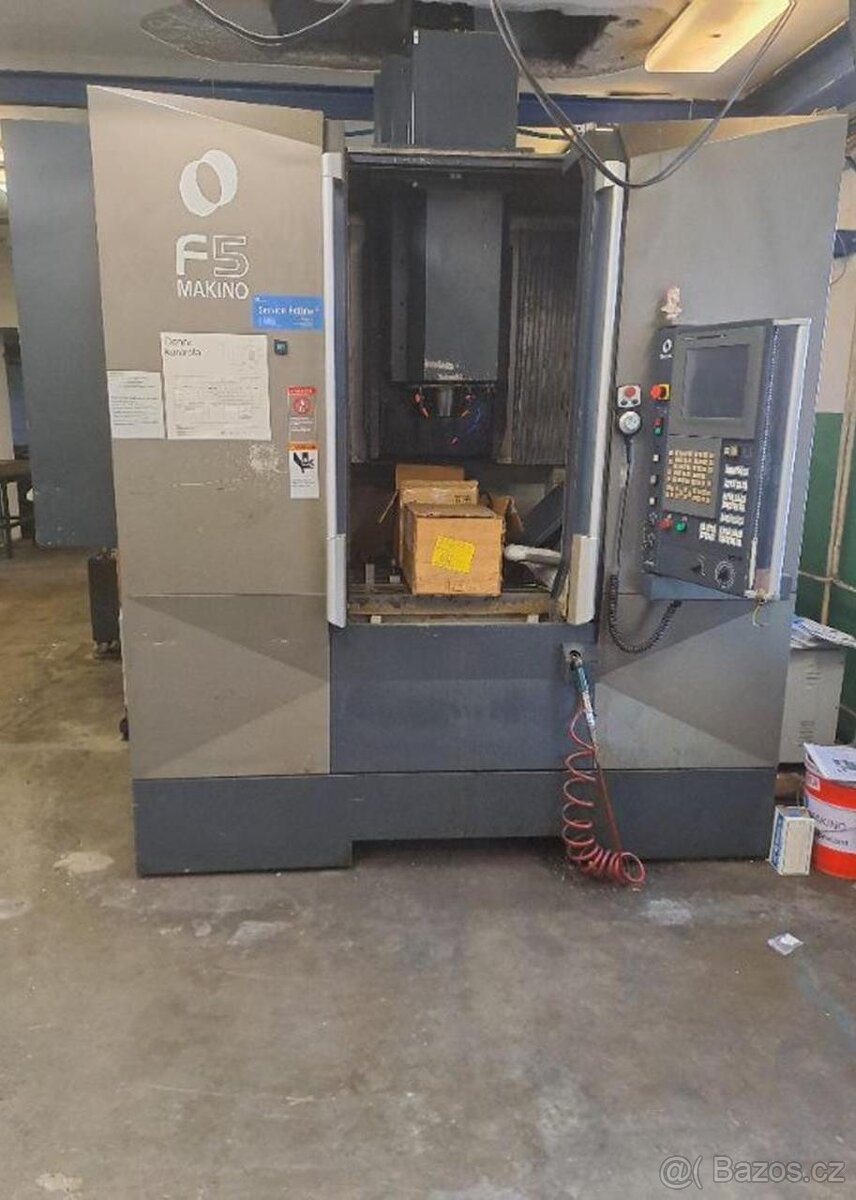 Obráběcí centrum (vertikální) MAKINO F5 - 3