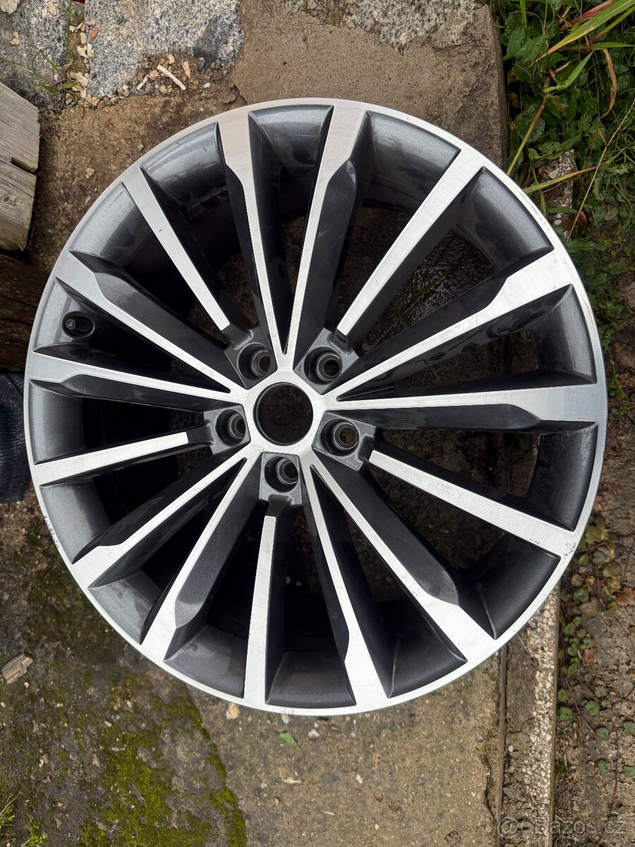 Hlinikove disky superb 3 trinity r19 et44 - 3