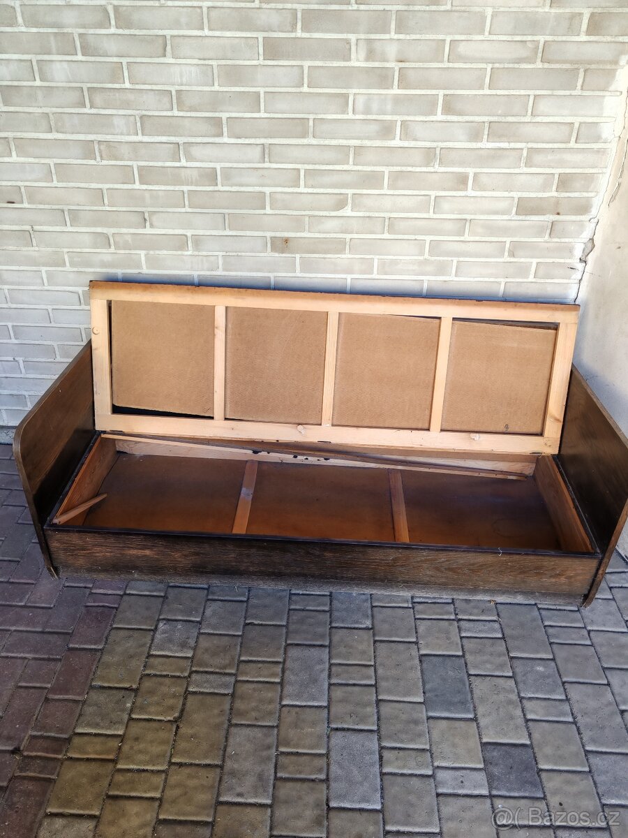 Červený retro gauč - 3