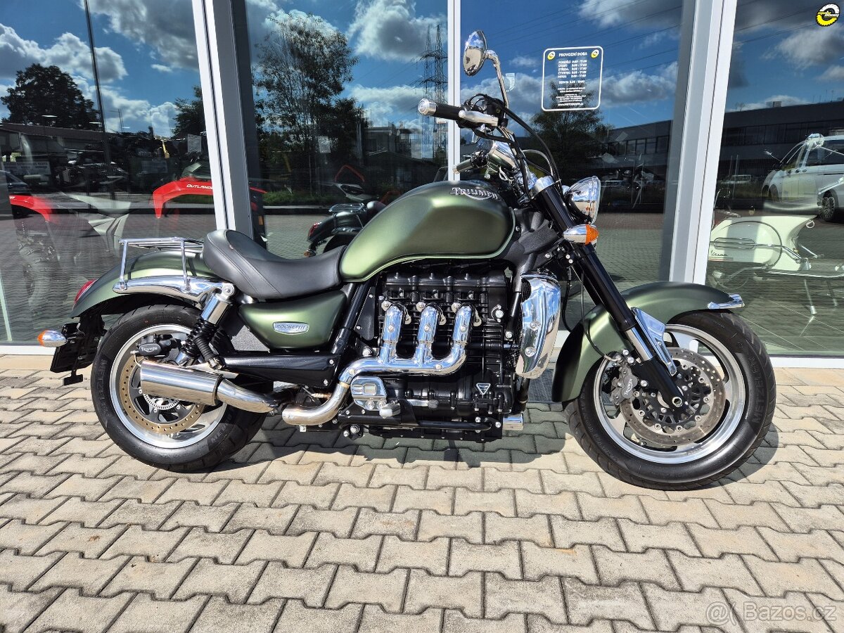 Triumph Rocket III Roadster - 3