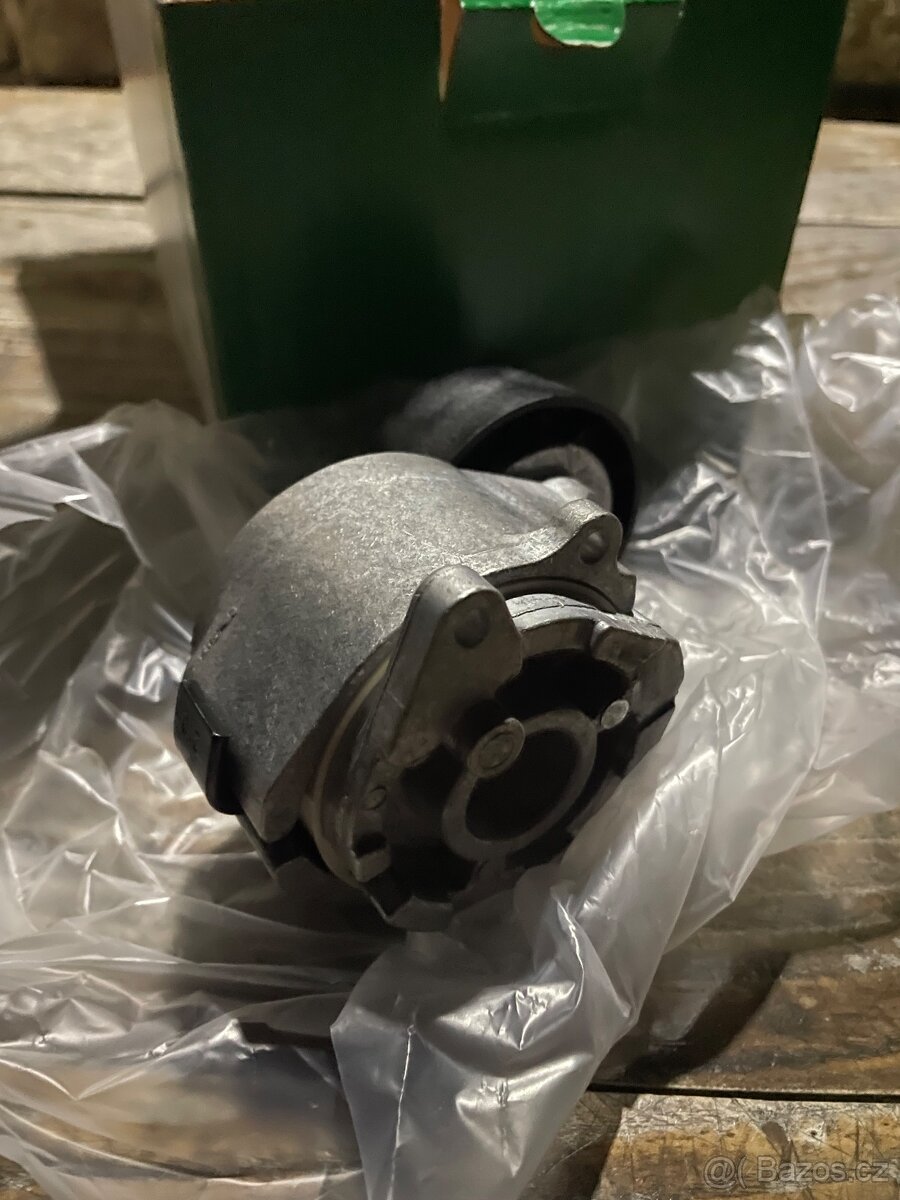 Vodní pumpa INA - 3
