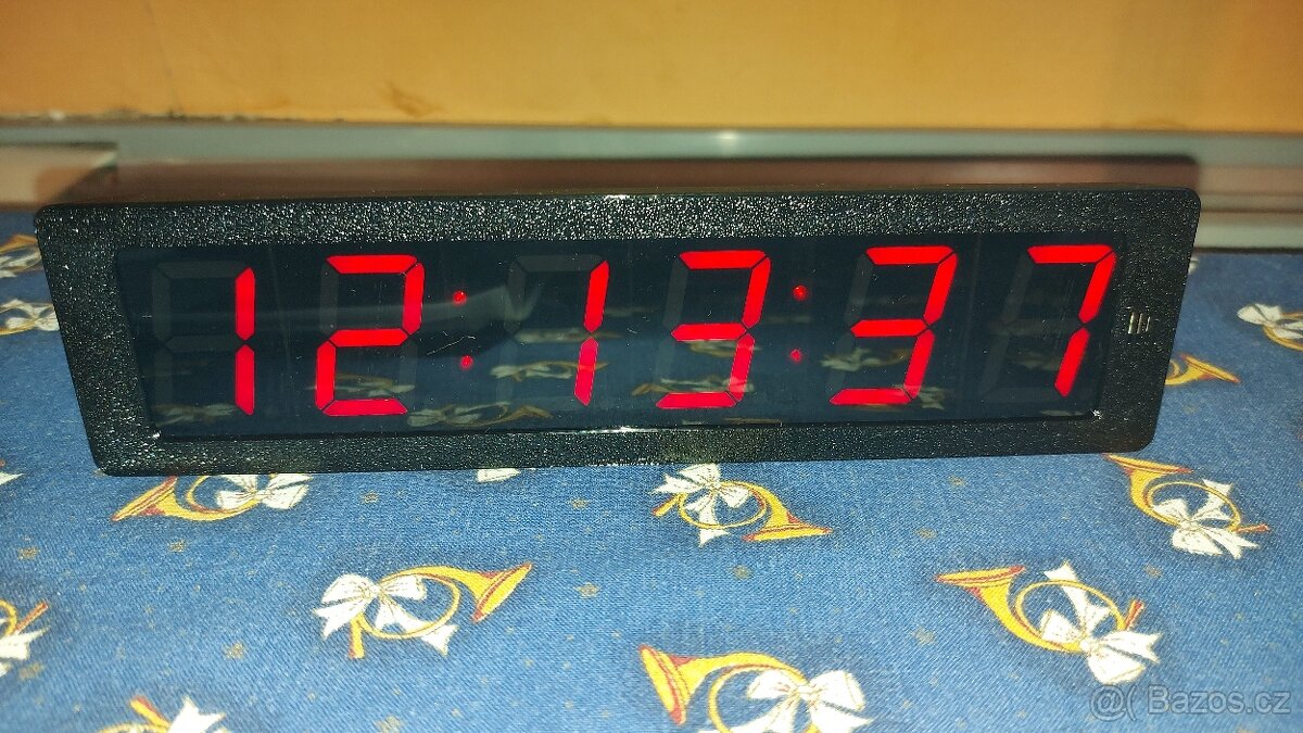 Prodám nástěnné digitální hodiny - 3