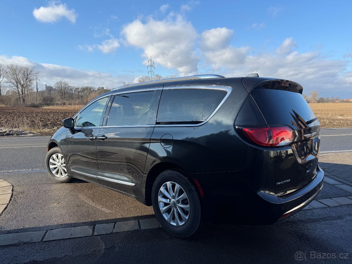 Chrysler Pacifica 3,6 Touring L DVD 2018 - 3