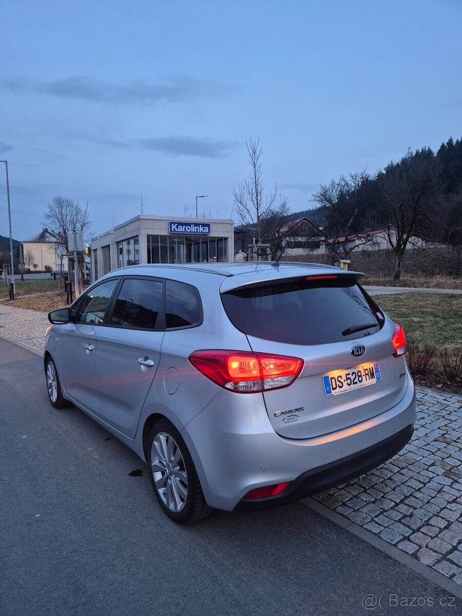 Kia Carens, 1.7crdi. 7-mist. - 3