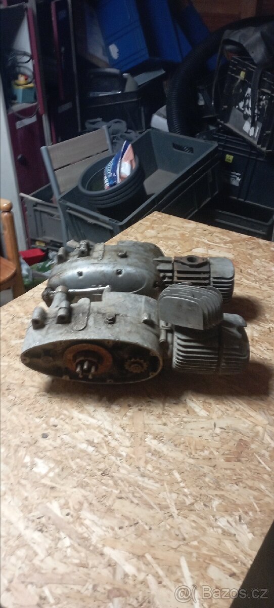 2motor Jawa pionýr - 3