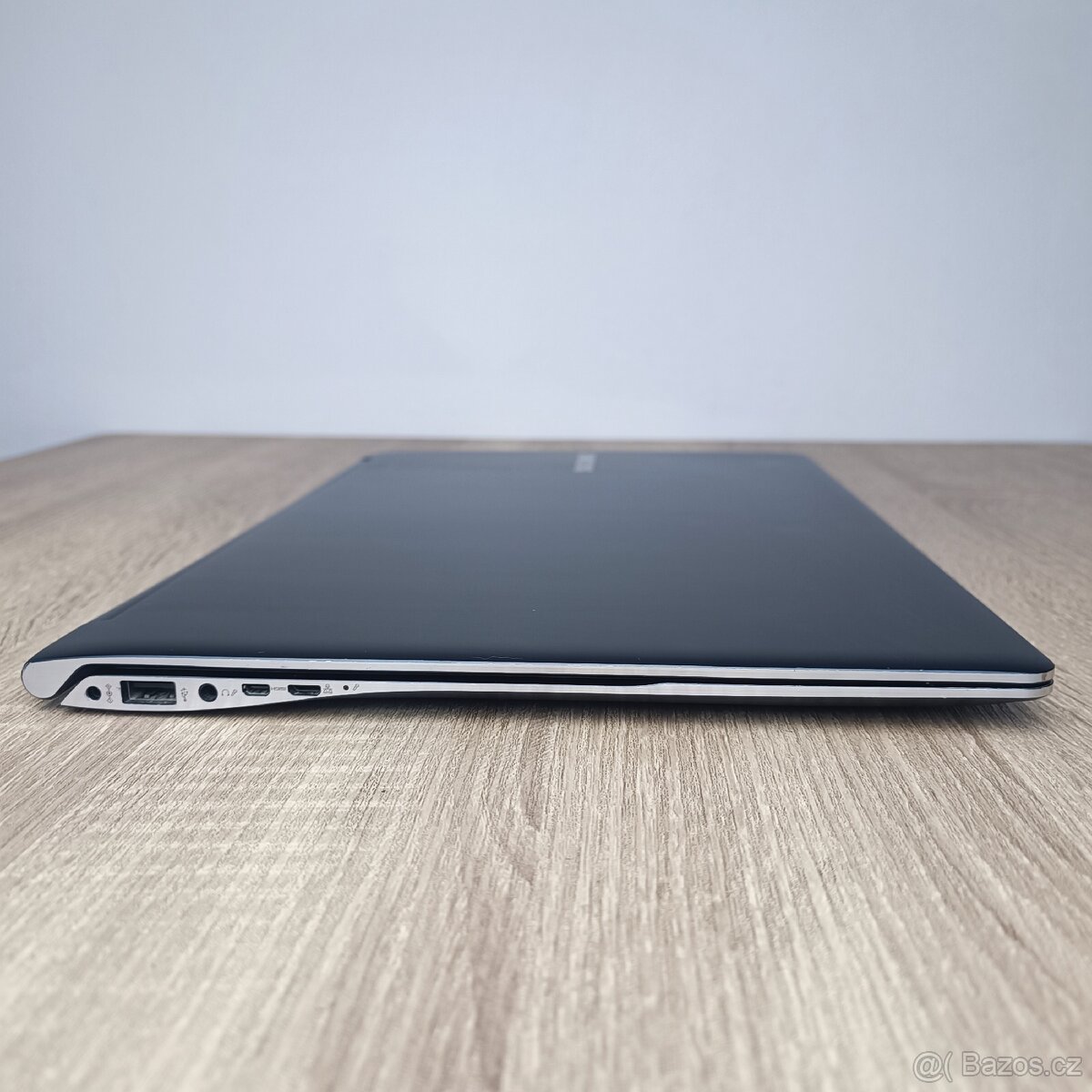 Elegantní Ultrabook Samsung - 3