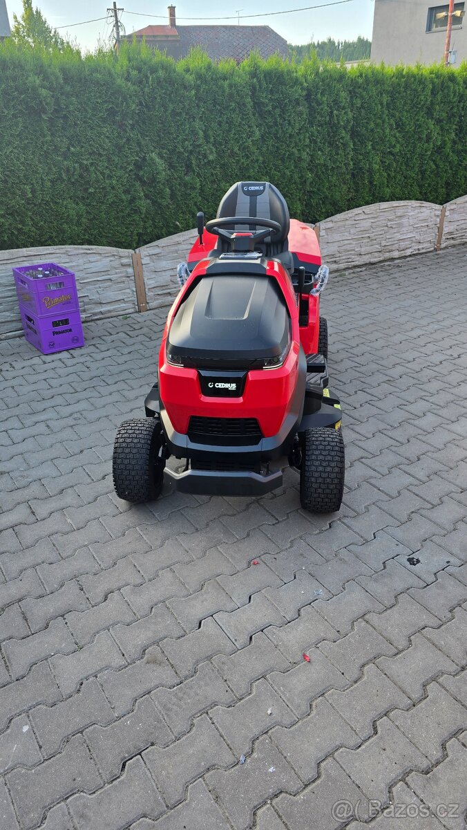 Novy zahradní traktůrek Cedrus akce do neděle 58000 - 3