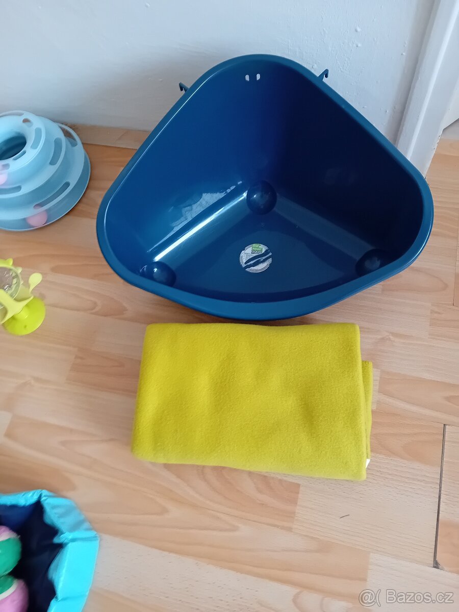 Hračky, deka a toaleta pro zvířata - 3