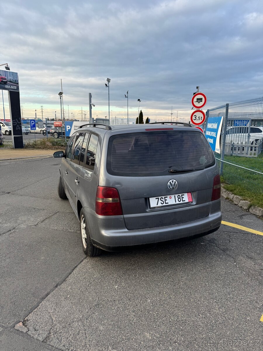 Volkswagen Touran - 3