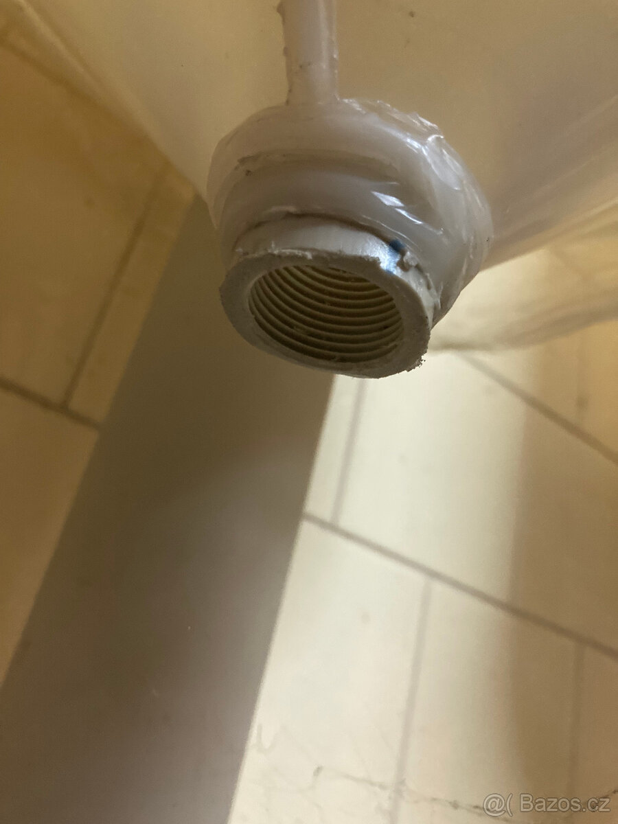 Plastové nádrže 100 lt. polypropylen s konickým dnem - 3