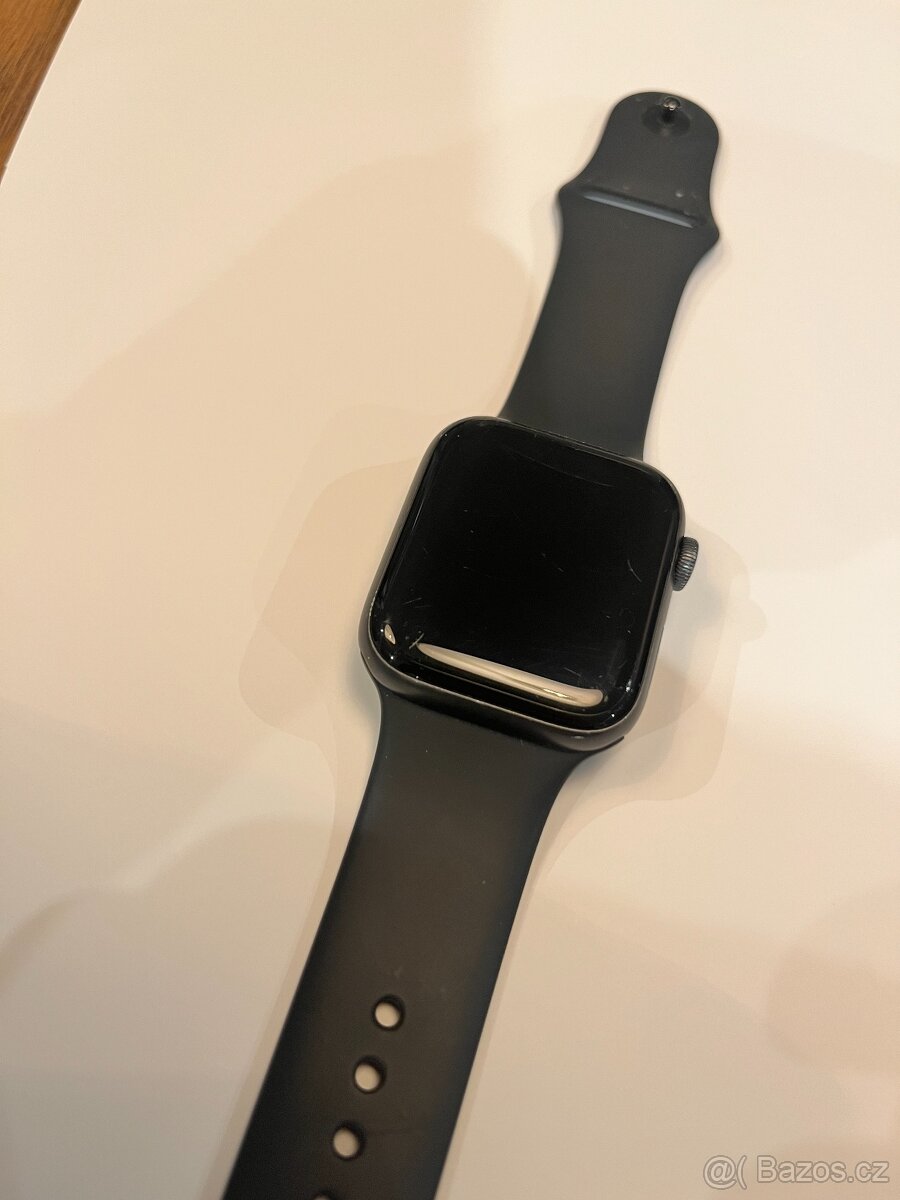 Apple Watch SE 44mm, Aluminium, Black Sport, super stav - 3