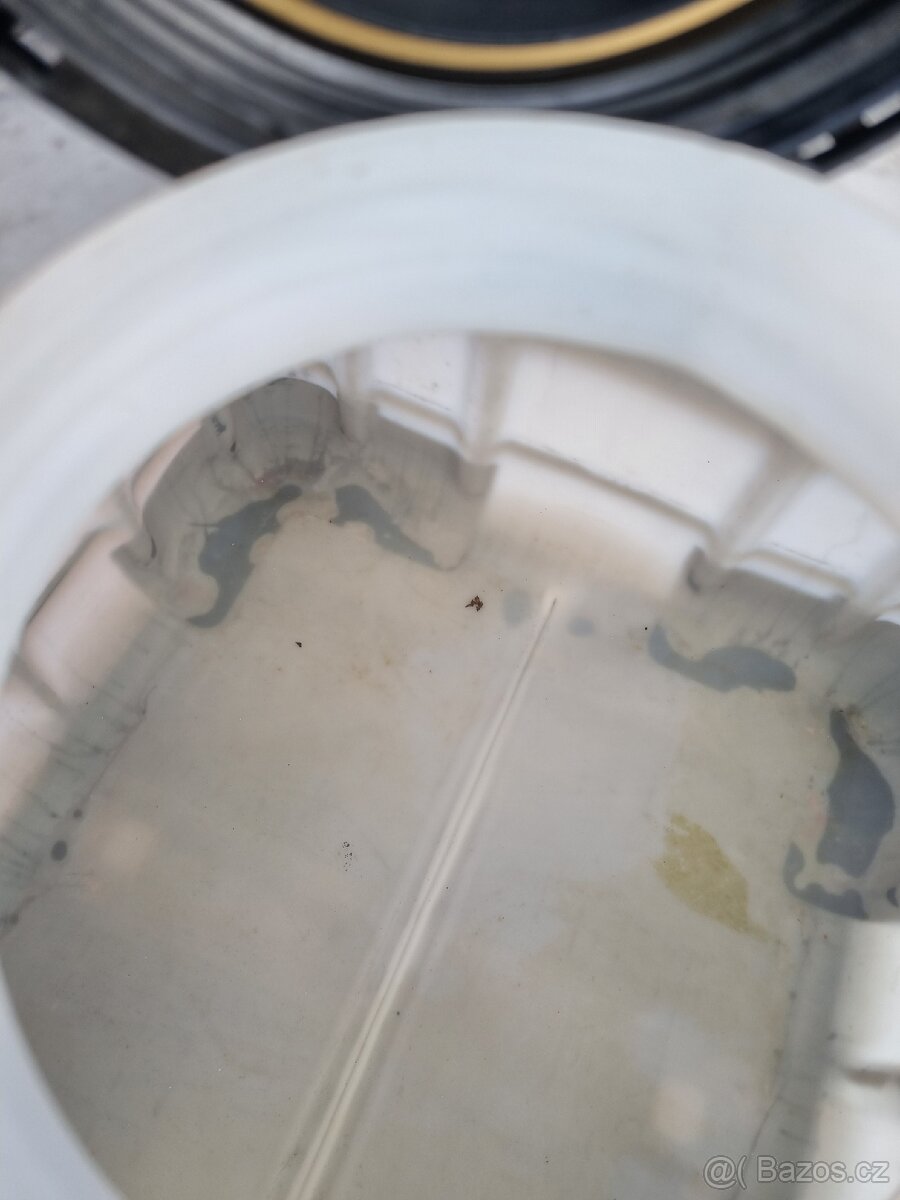 Prodam IBC 1000l nádobu - 3