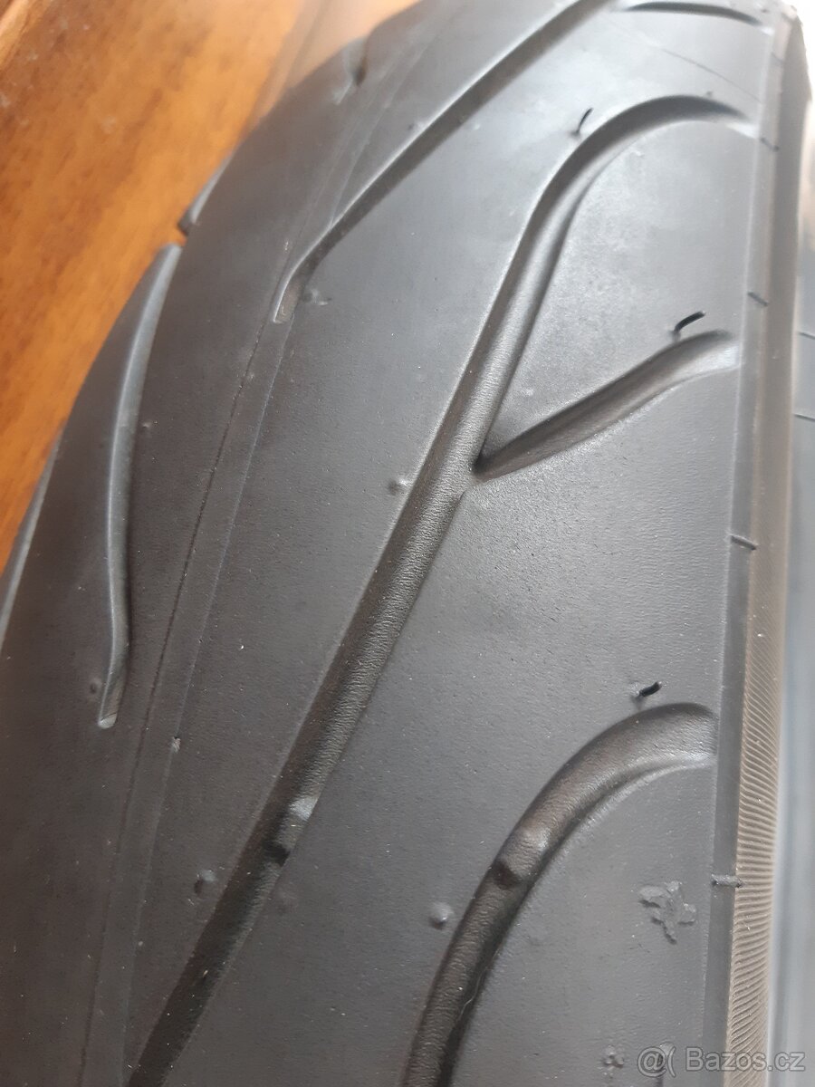 Michelin Commander II 130/90/16 - 3