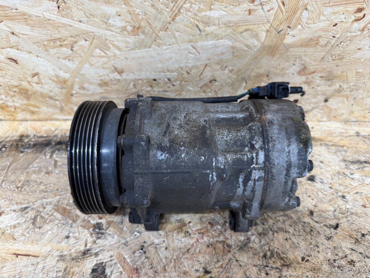 KLIMAKOMPRESOR ŠKODA OCTAVIA 1 / VW GOLF - 3