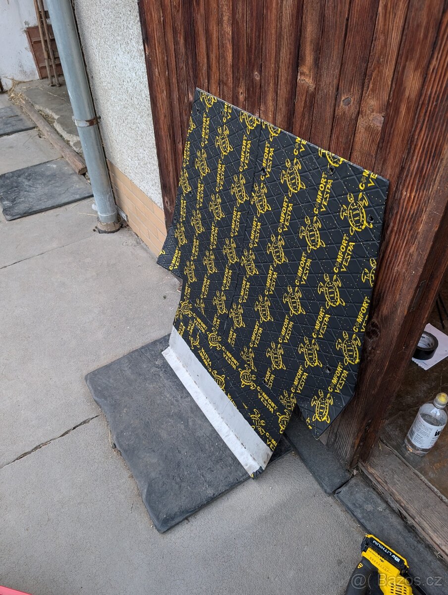 Nerezový 3mm kryt pod motor Volvo V70 P2 TDI - 3