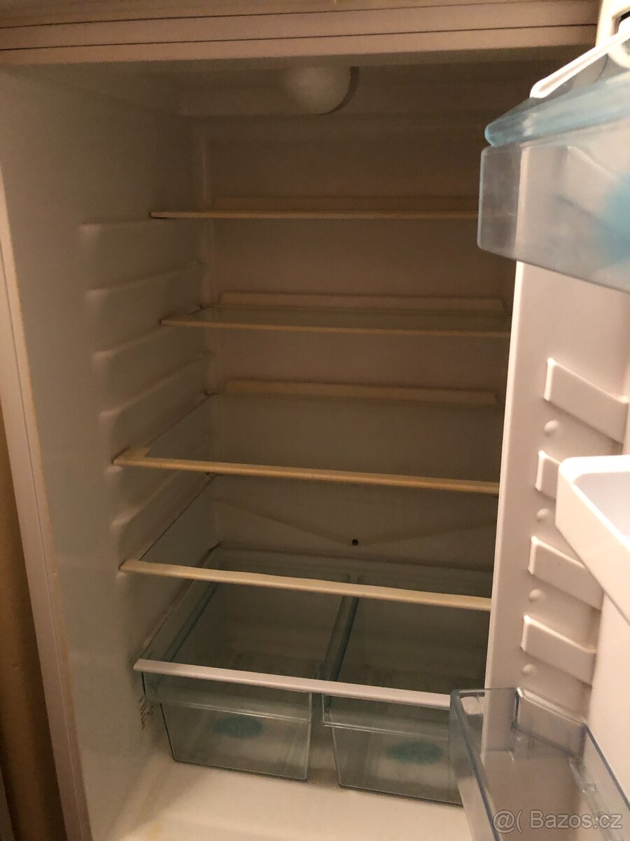 Komplet - lednice s mrazákem a pračka - 3