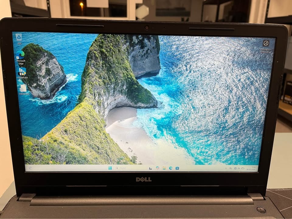 Notebook Dell Vostro 15 5100 i5 7th gen| radeon 520 2GB - 3