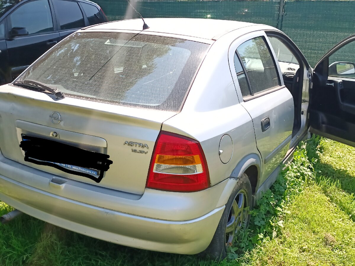 Opel astra g 1.6 74kw - 3