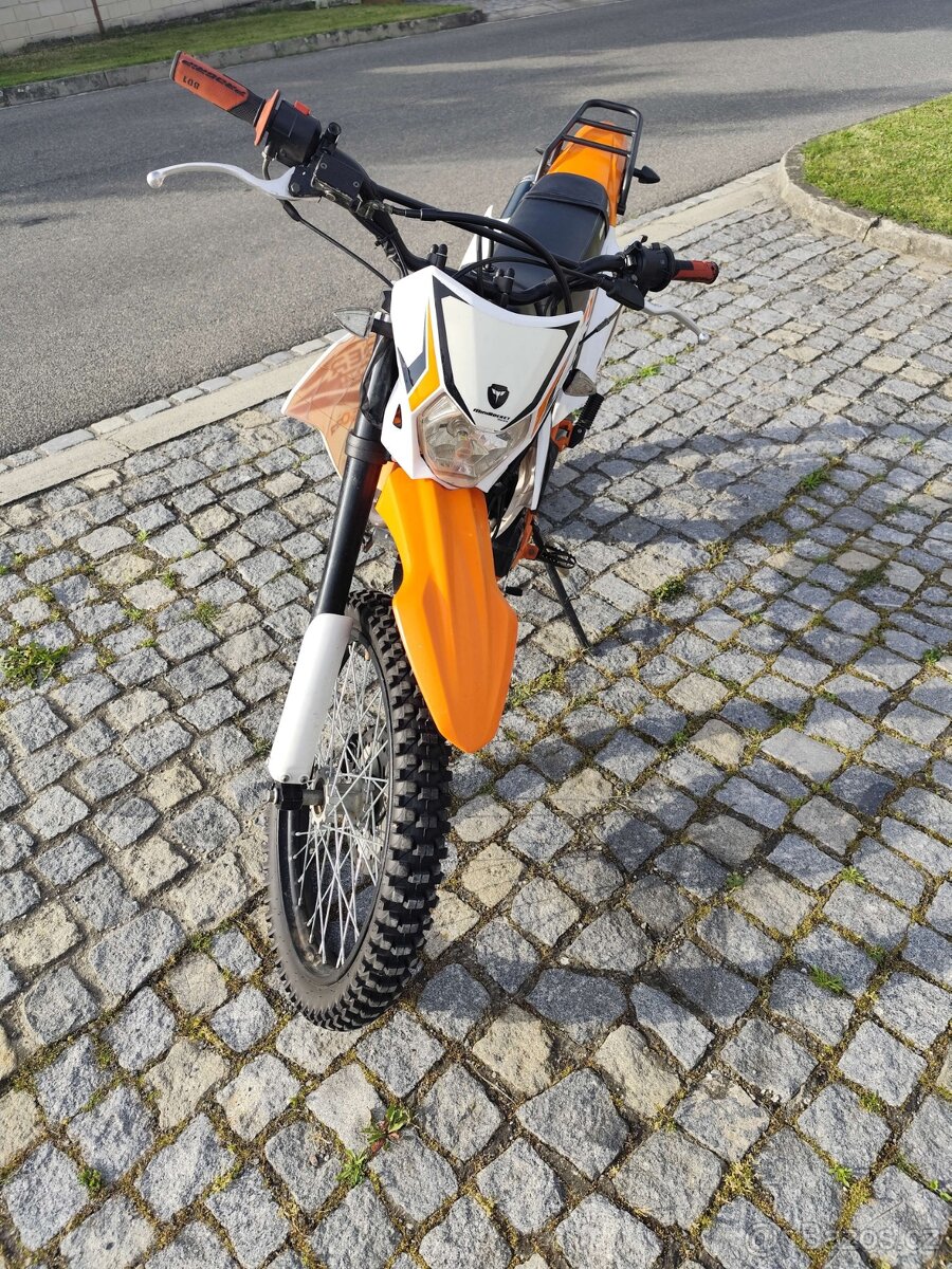 MiniRocket Mikilon Defender 250RR kola 21/18 oranžová