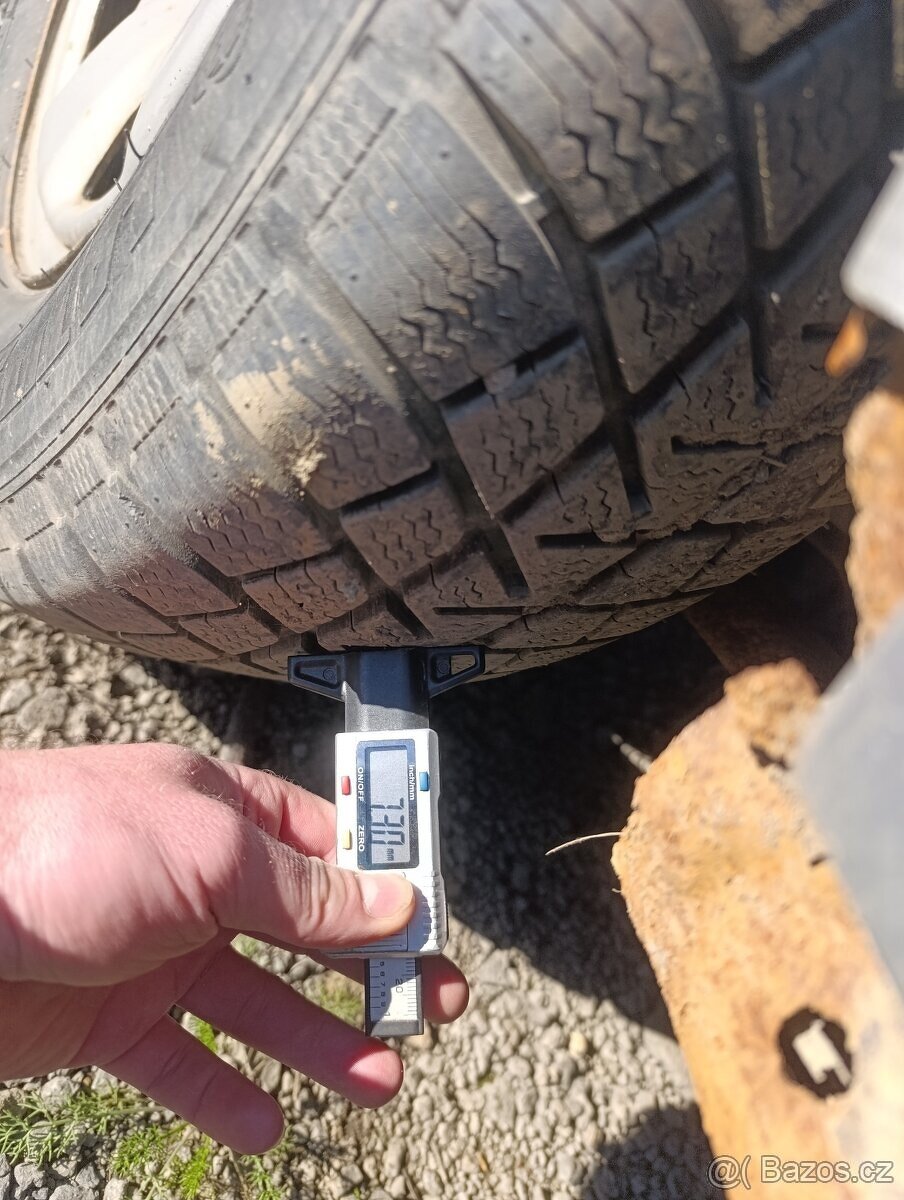 15" zimni subaru Forester 205/70 R15 5x100 - 3