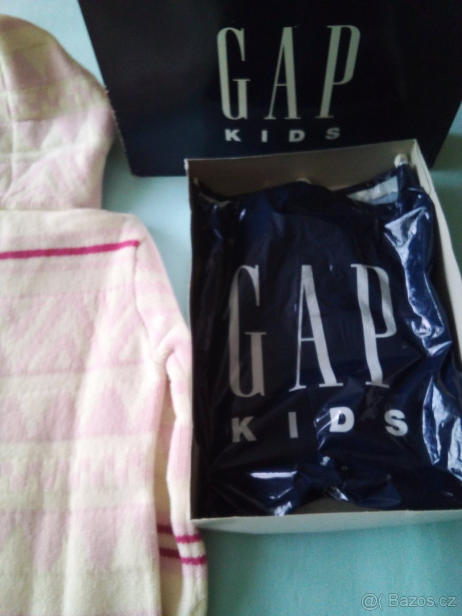 Dívčí svetr GAP - 3