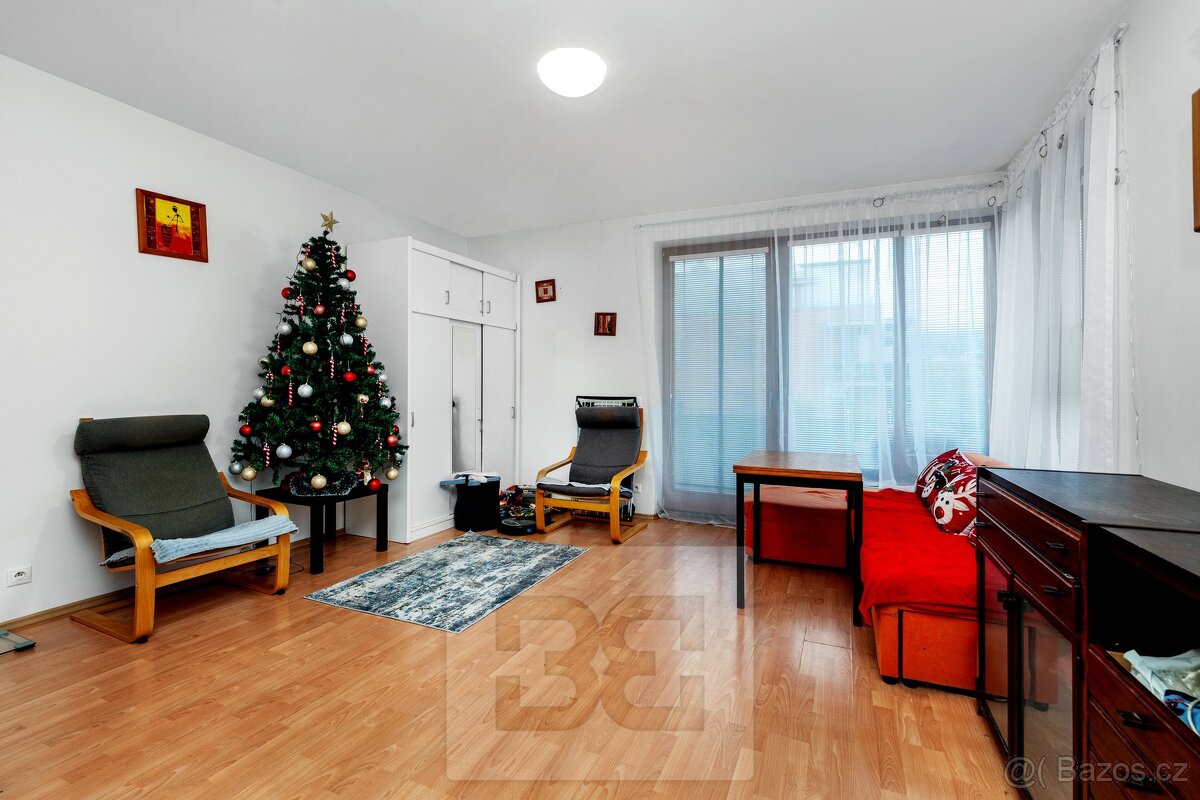 Prodej bytu 2+kk 55 m², balkón/GS, Praha - Zbraslav - 3