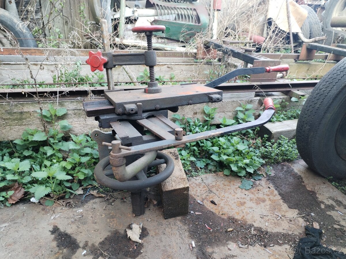 Křížový dlabací stůl - 3