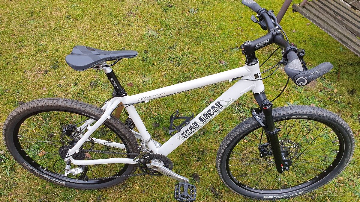 lehké kolo Next - 3