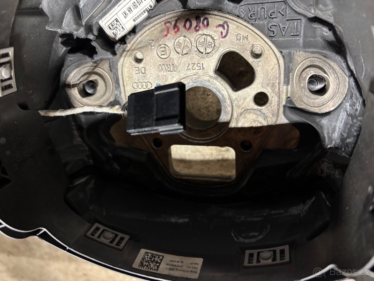 Volant Audi A6 multifunkční 4F0 - 3