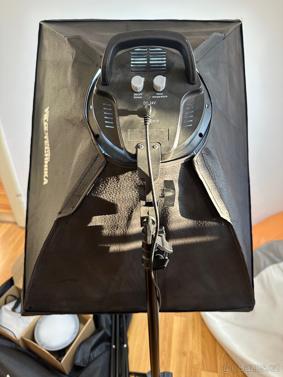 60W LED světlo+ stativ a softbox - 3