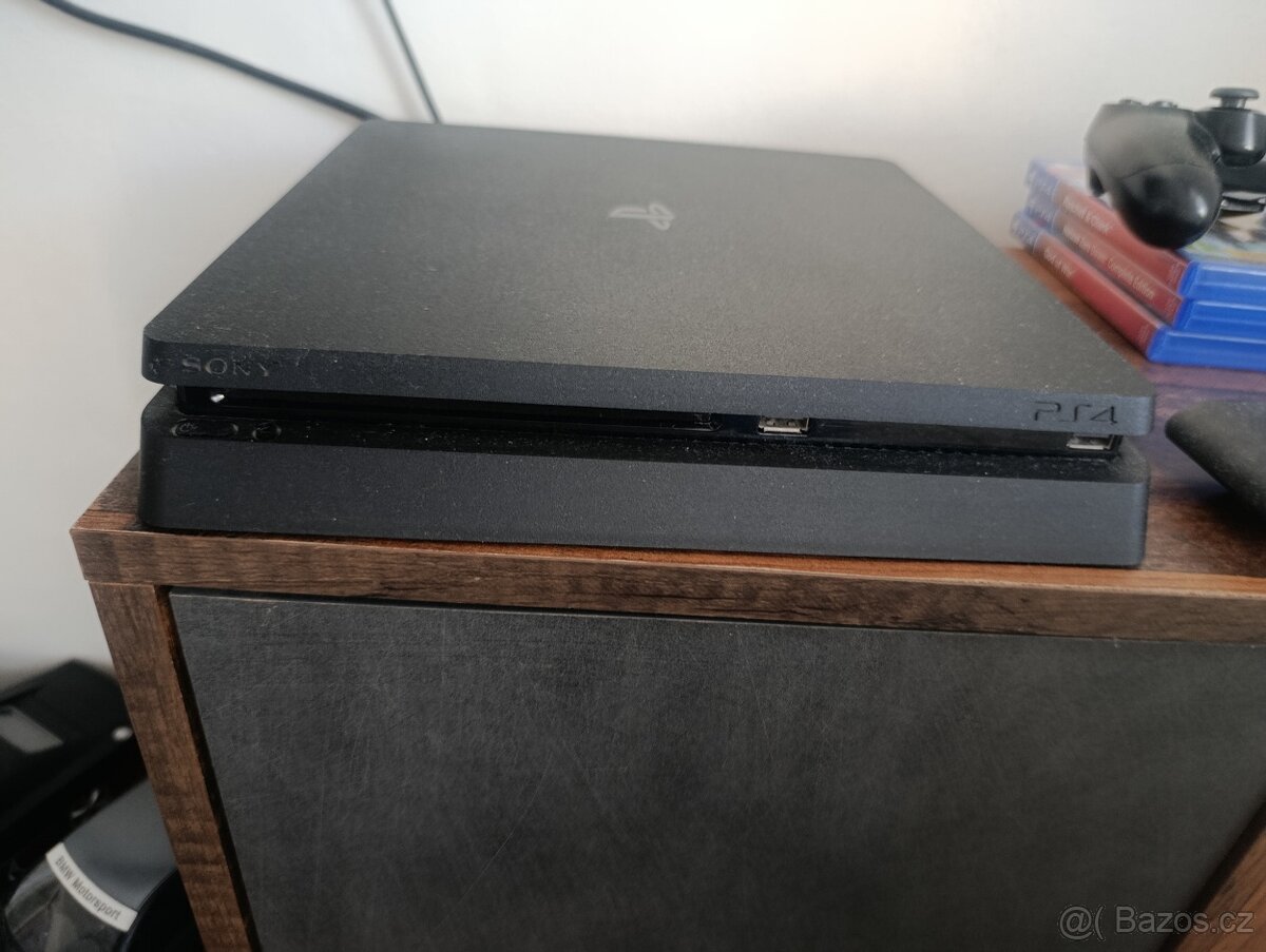 PlayStation 4 + hra + ovladač - 3