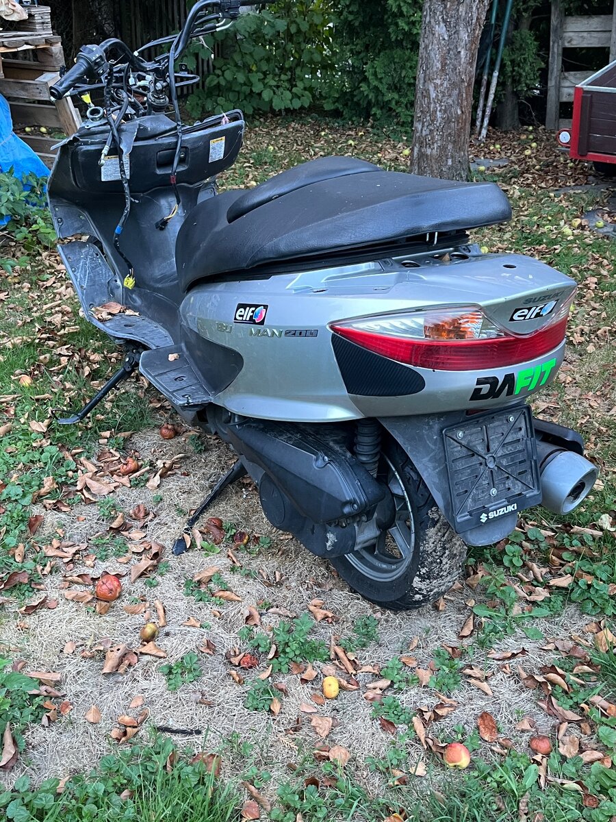Suzuki burgman 200 - 3