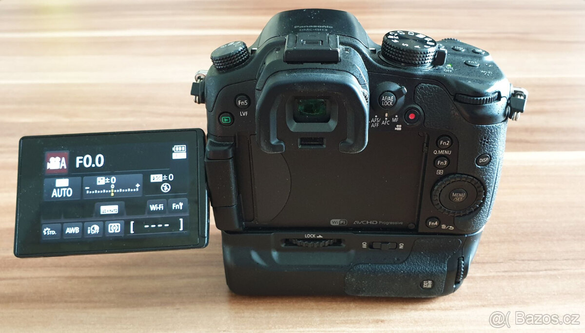 Panasonic Lumix GH3 (tělo + battery grip) - 3