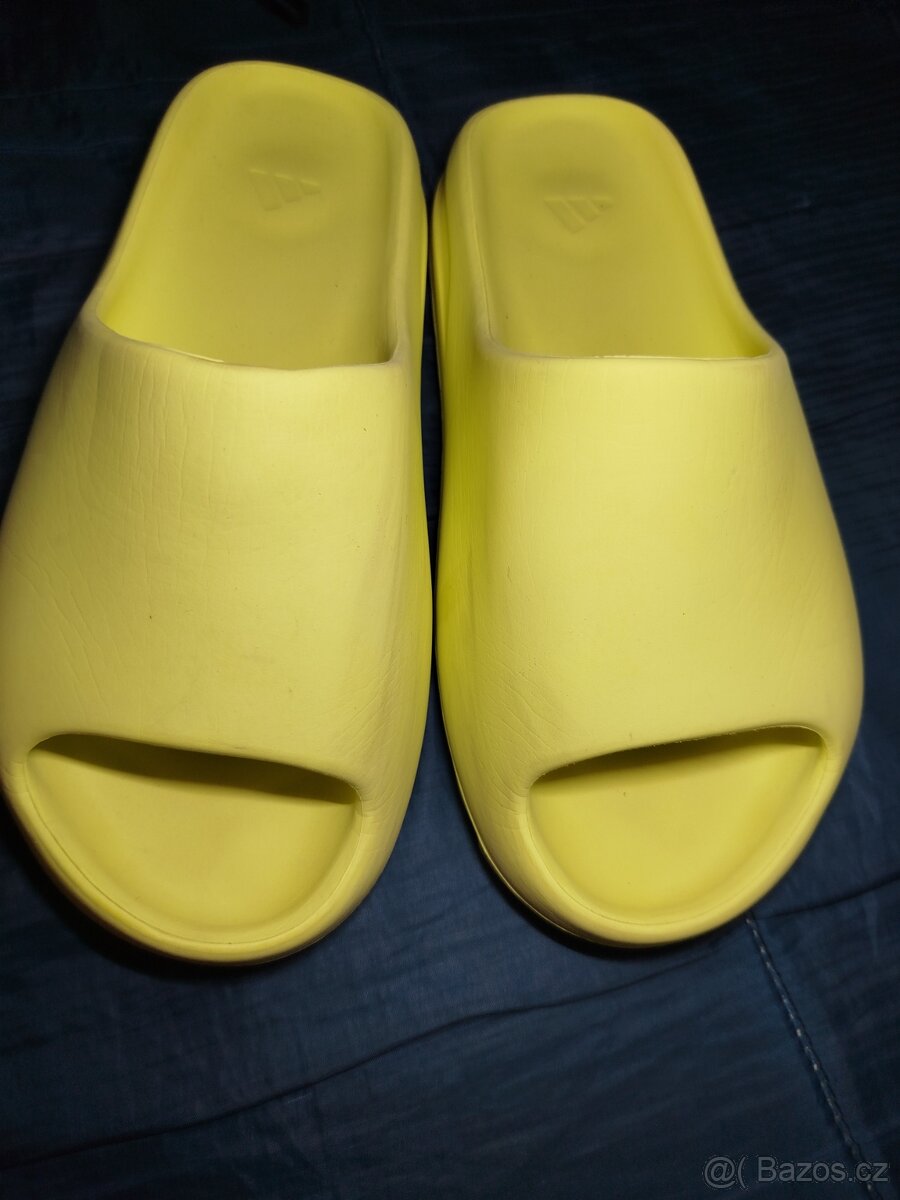 Yeezy slide - 3