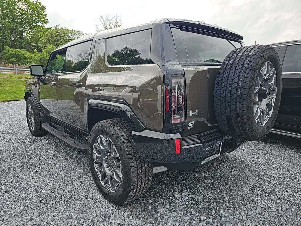 GMC Hummer EV SUV 2025