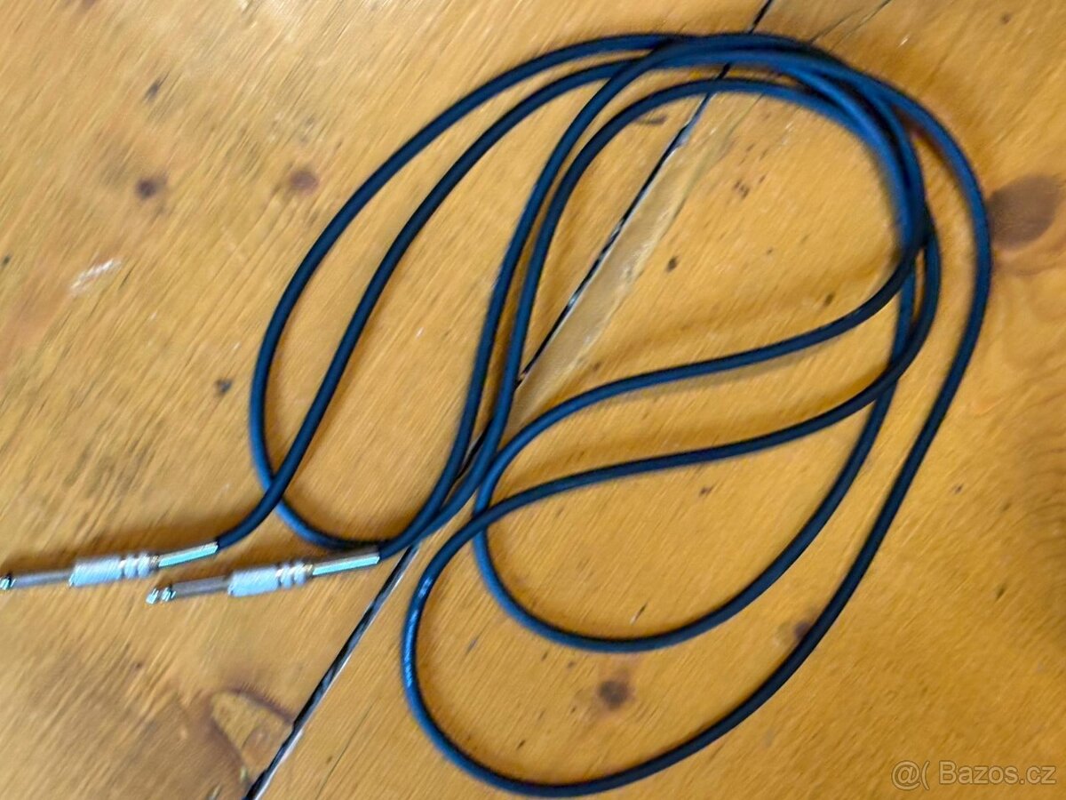 Alesis Nitro Mesh Kit Bundle+Milenium DM-30 E-Drum Monitor - 3