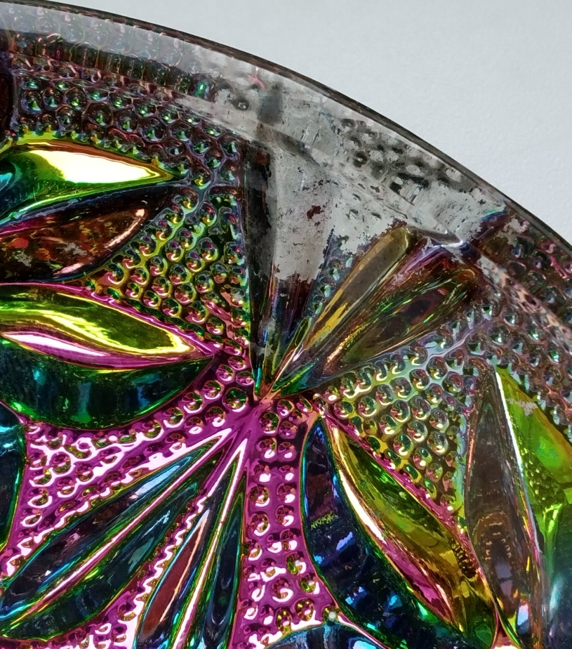 Duhově zbarvená miska z irizovaného skla - 3