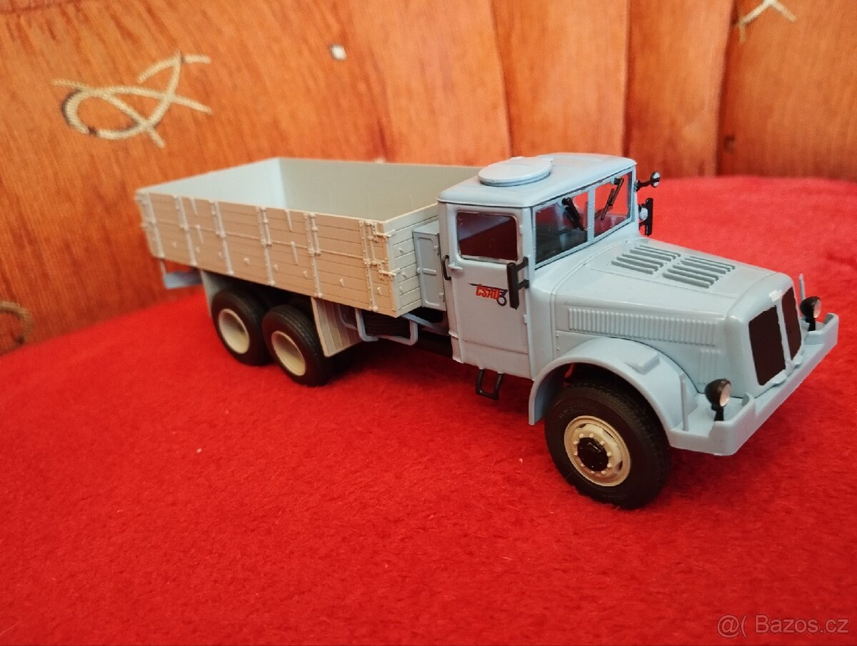 Tatra 111 R 1:43 Modimio - 3