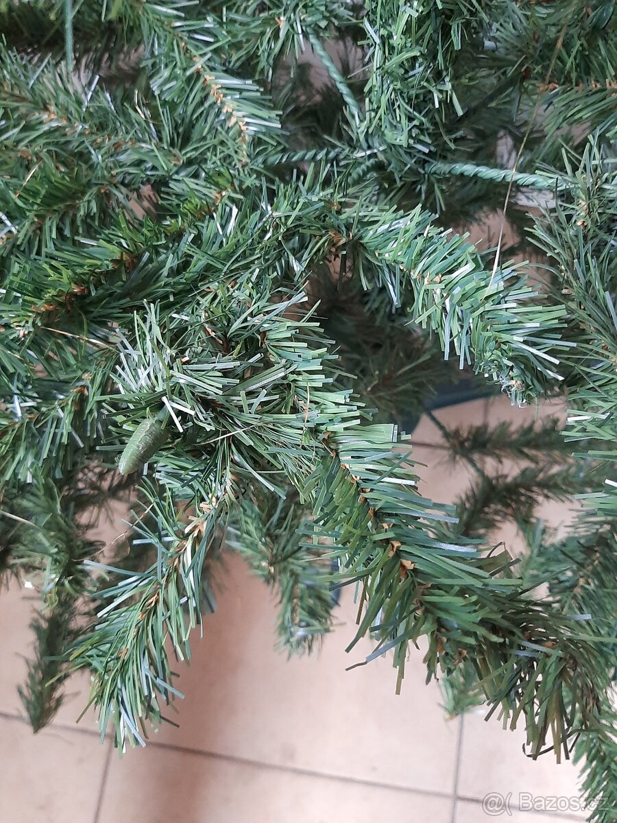 Umělý vánoční stromek - 3