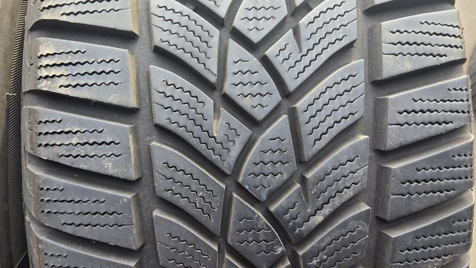 Zimní pneu 215/60/16 Good Year - 3