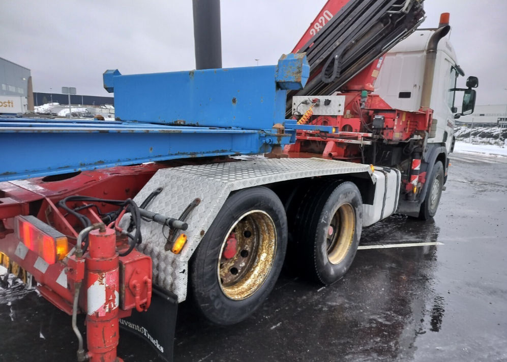 Scania P 124 s hydr. ruk HMF 2823K5 - 3