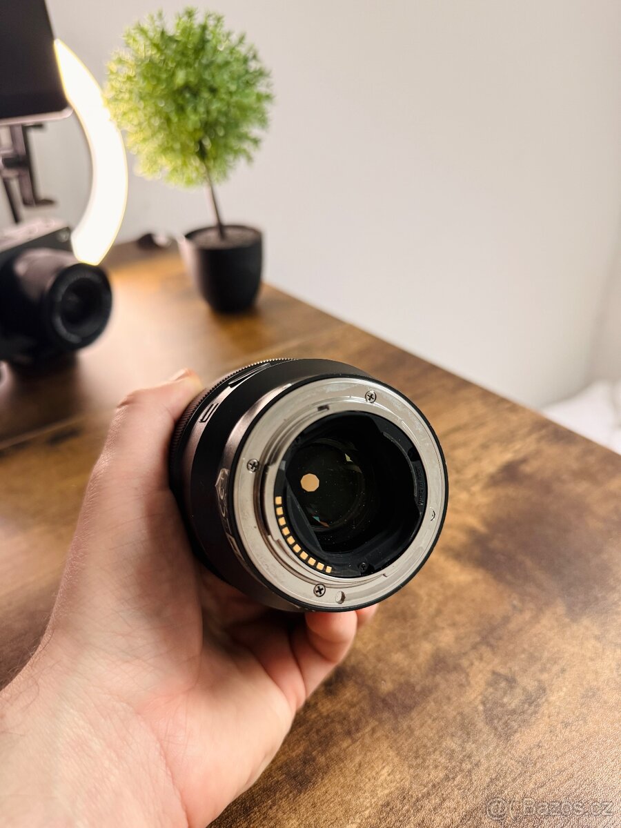 Sony FE 85mm 1.8 - 3