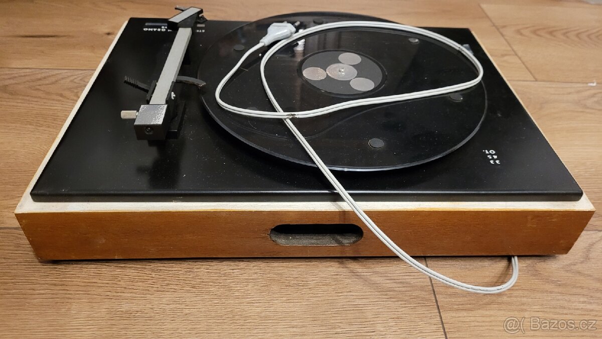 Stereofonní gramo Tesla HC 14 - 3