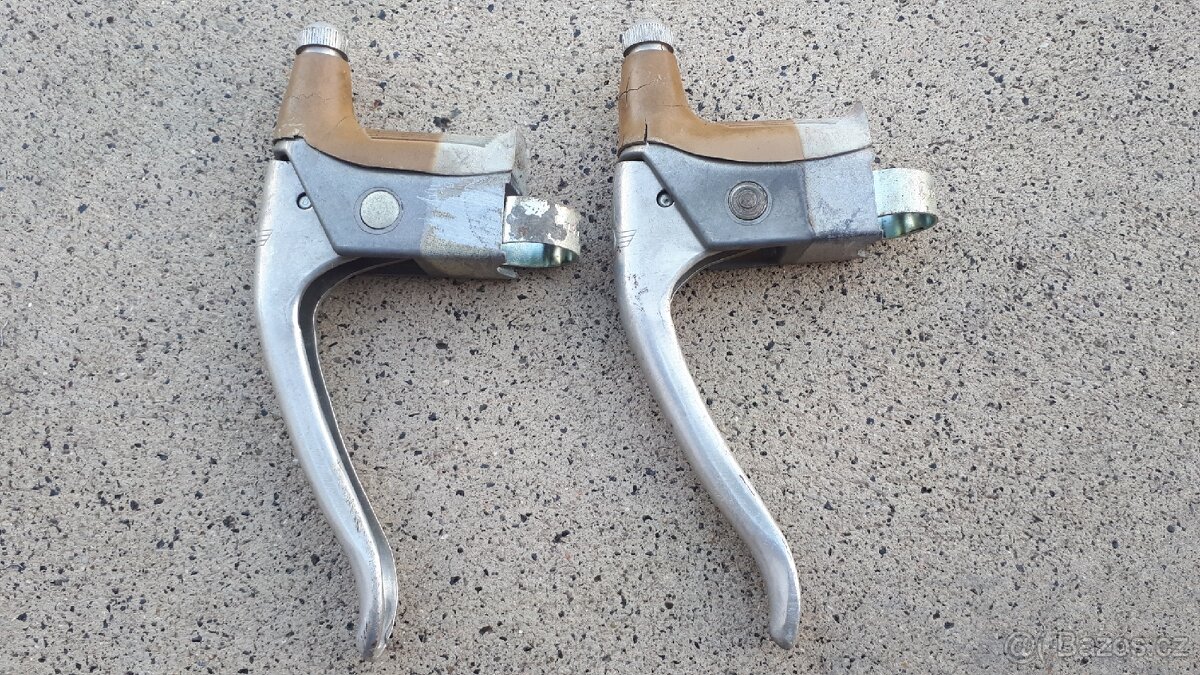 Favorit a Eska díly
- 3