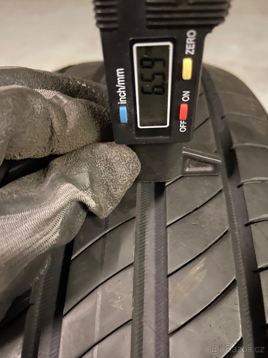 Sada 4ks letni pneu Michelin 215/60/17 85% - 3