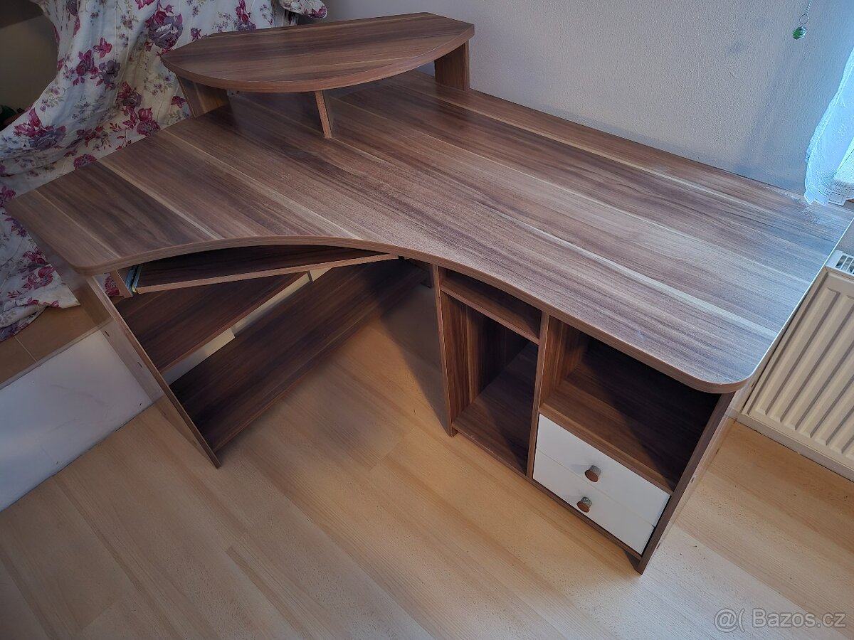 Kancelářský stůl - 3