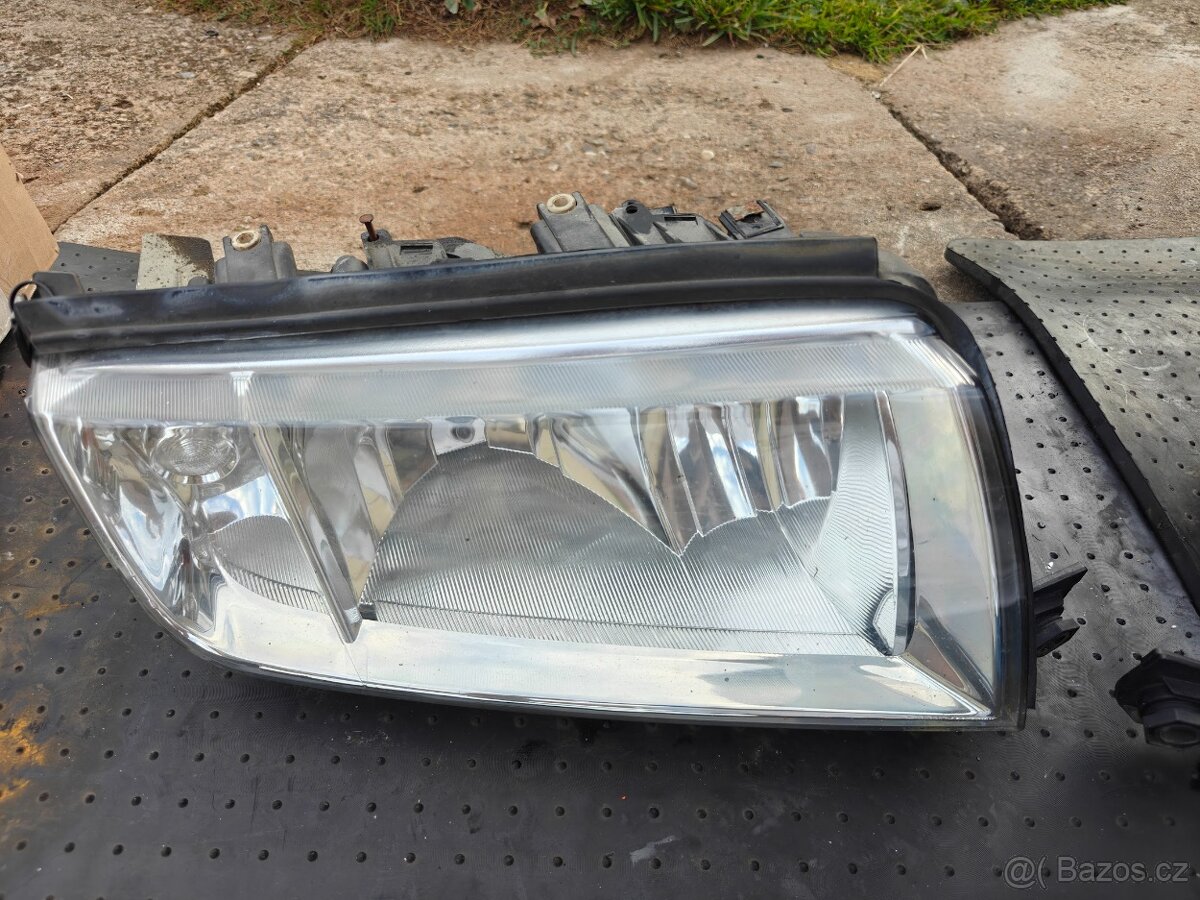 Škoda Fabia I - přední světla - 3