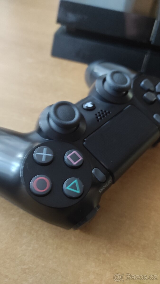 PlayStation 4 (PS4) - 3